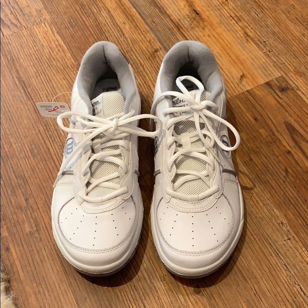 Wilson Pro Staff Classic II women’s tennis shoes.
